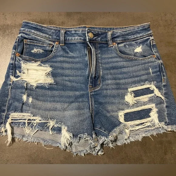 American Eagle Size 12 Distressed Blue Denim Jean Mom Shorts - Picture 1 of 4
